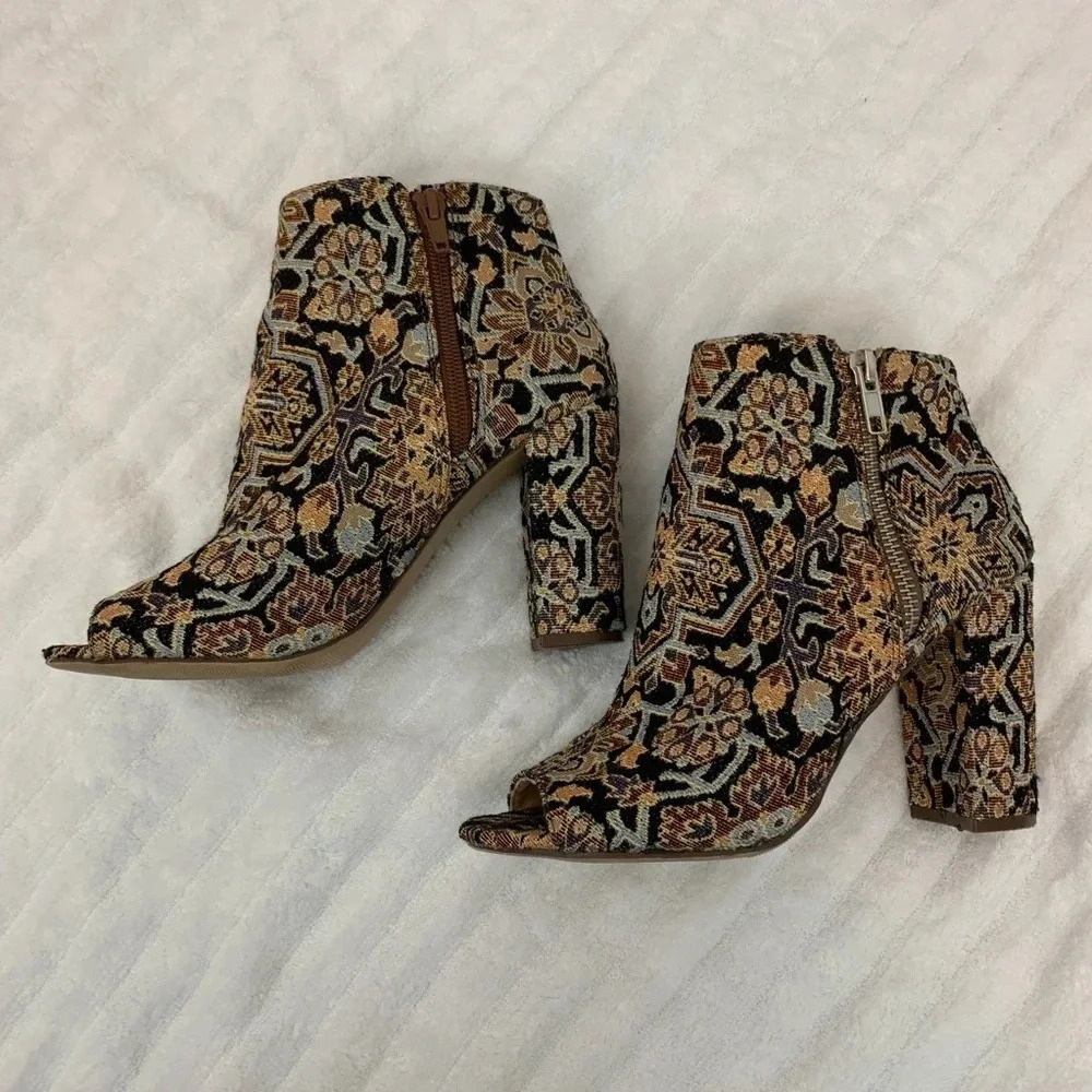 CANDIE’S boots